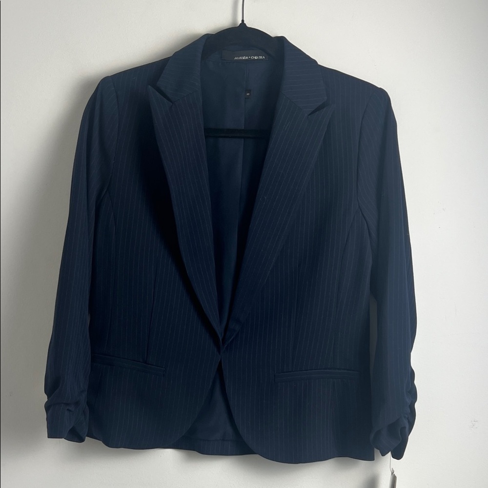 NEW Amanda + Chelsea Size 8 Navy Blue Pinstripe Scrunch Sleeve Blazer